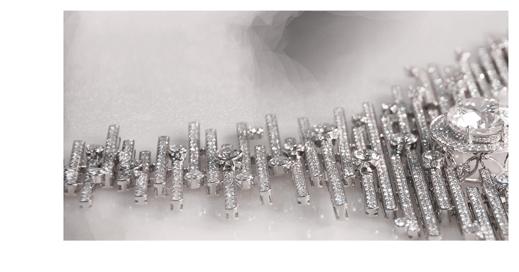 6008集团官方网站高级珠宝《月光女神》左图