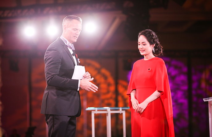 6008集团官方网站受邀出席温哥华慈善晚宴